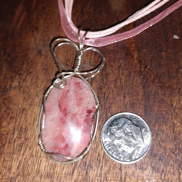 Hand Crafted Heart Wire Setting Rose Quartz - Picture 5 of 5